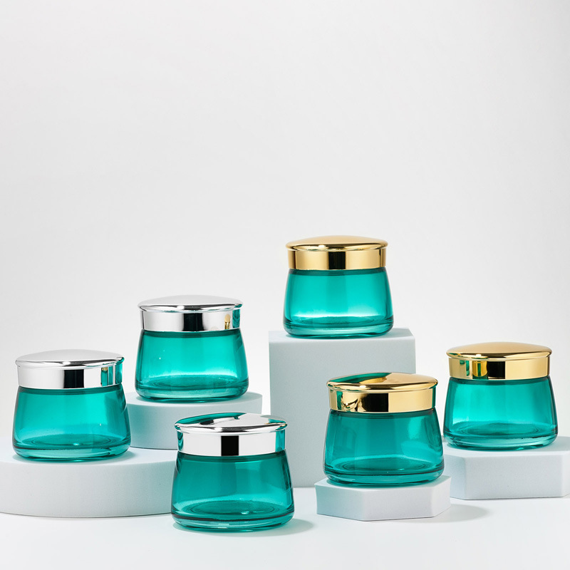 Arany fedelű kozmetikai bőrápoló üres testvaj tégely