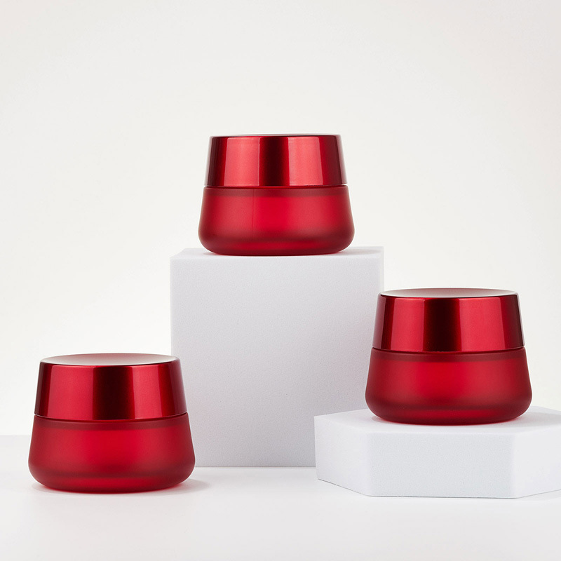 Kerek kozmetikai vörös krém tégely Üres üveg krémes tégely Kerek kozmetikai vörös krém tégely Üres üveg krémes tégely