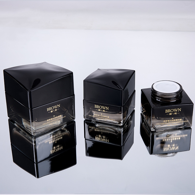 Egyedülálló négyzet alakú, megemelt fedővel ellátott, krémes üvegedény kozmetikai csomagoláshoz Egyedülálló négyzet alakú, megemelt fedővel ellátott, krémes üvegedény kozmetikai csomagoláshoz