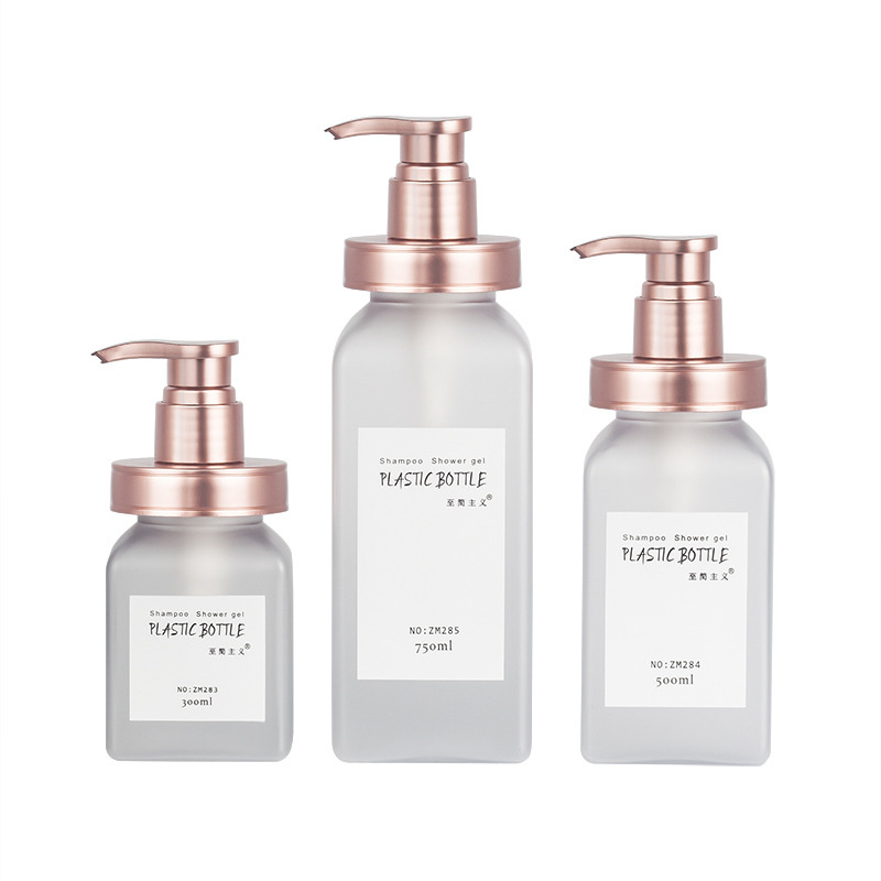 300 ml 500 ml 700 ml luxus kozmetikai csomagolás fagyos puha felületű, érintéssel kinyomható testápoló mosó samponos palackok aranyrózsa pumpával 300 ml 500 ml 700 ml luxus kozmetikai csomagolás fagyos puha felületű, érintéssel kinyomható testápoló mosó samponos palackok aranyrózsa pumpával