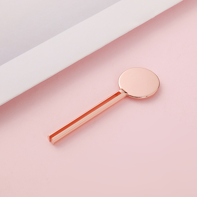 Kozmetikai kulcsrakész csőcsavaró gördülő fogkrém tubus kinyomó kulcs állvánnyal adagolóval fémcső kinyomó Kozmetikai kulcsrakész csőcsavaró gördülő fogkrém tubus kinyomó kulcs állvánnyal adagolóval fémcső kinyomó